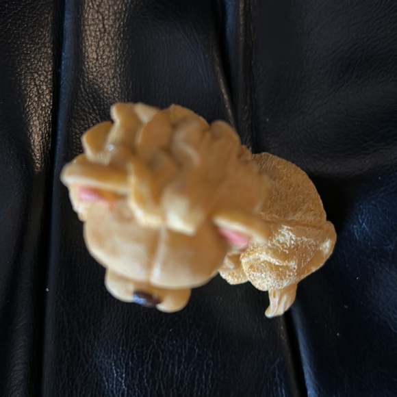 Vintage lion with basket - Picture 5 of 10